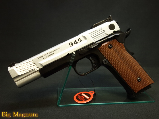 M945